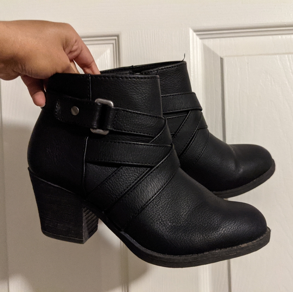 3for30!!! Black American Eagle booties